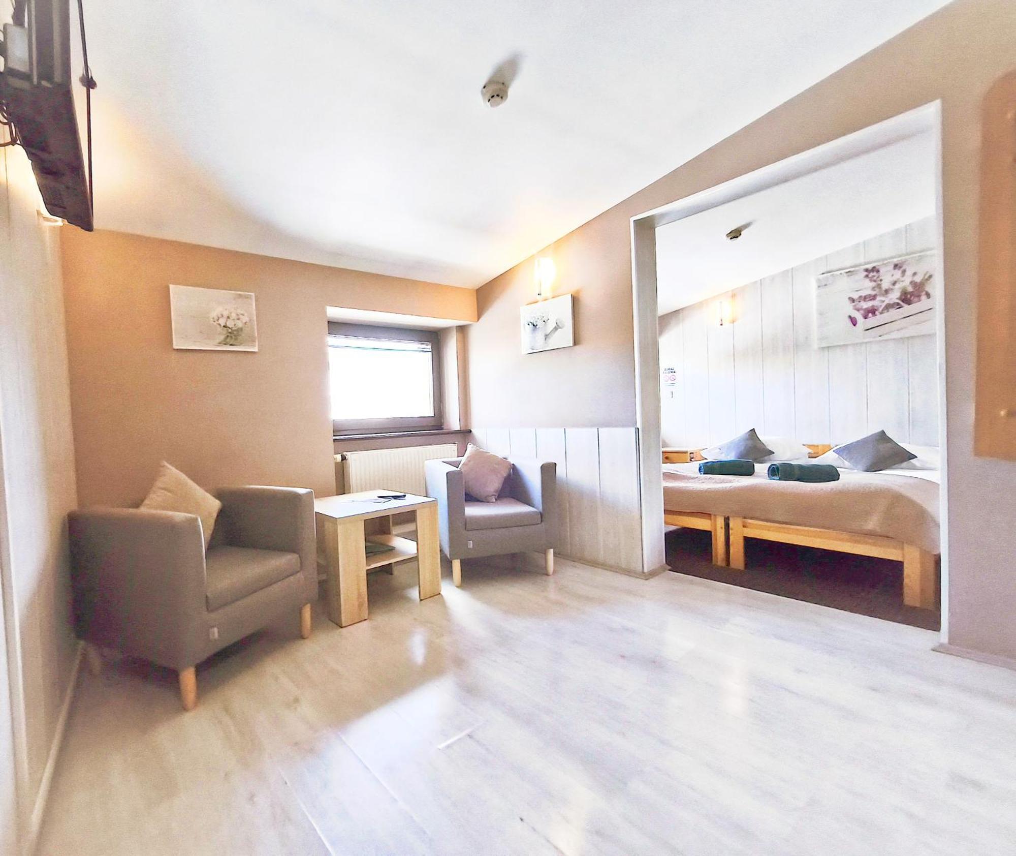 Pokoje Goscinne I Apartamenty Krupowki 19 Zakopane Esterno foto